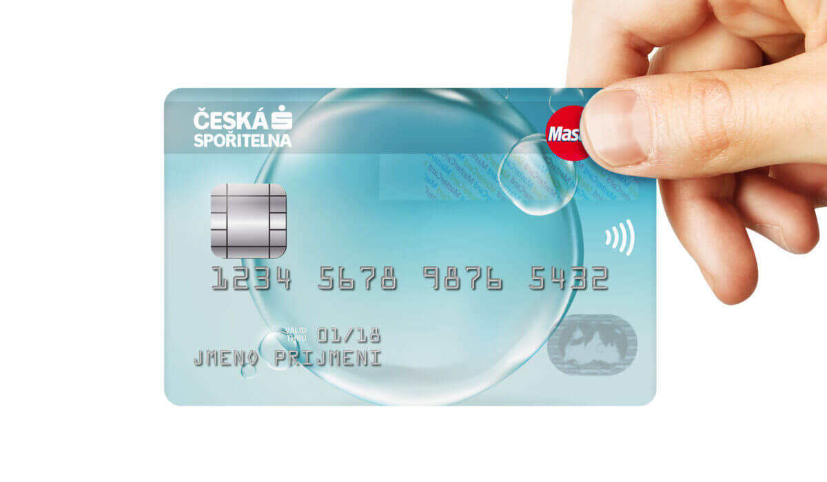 Transparentní kreditní karta